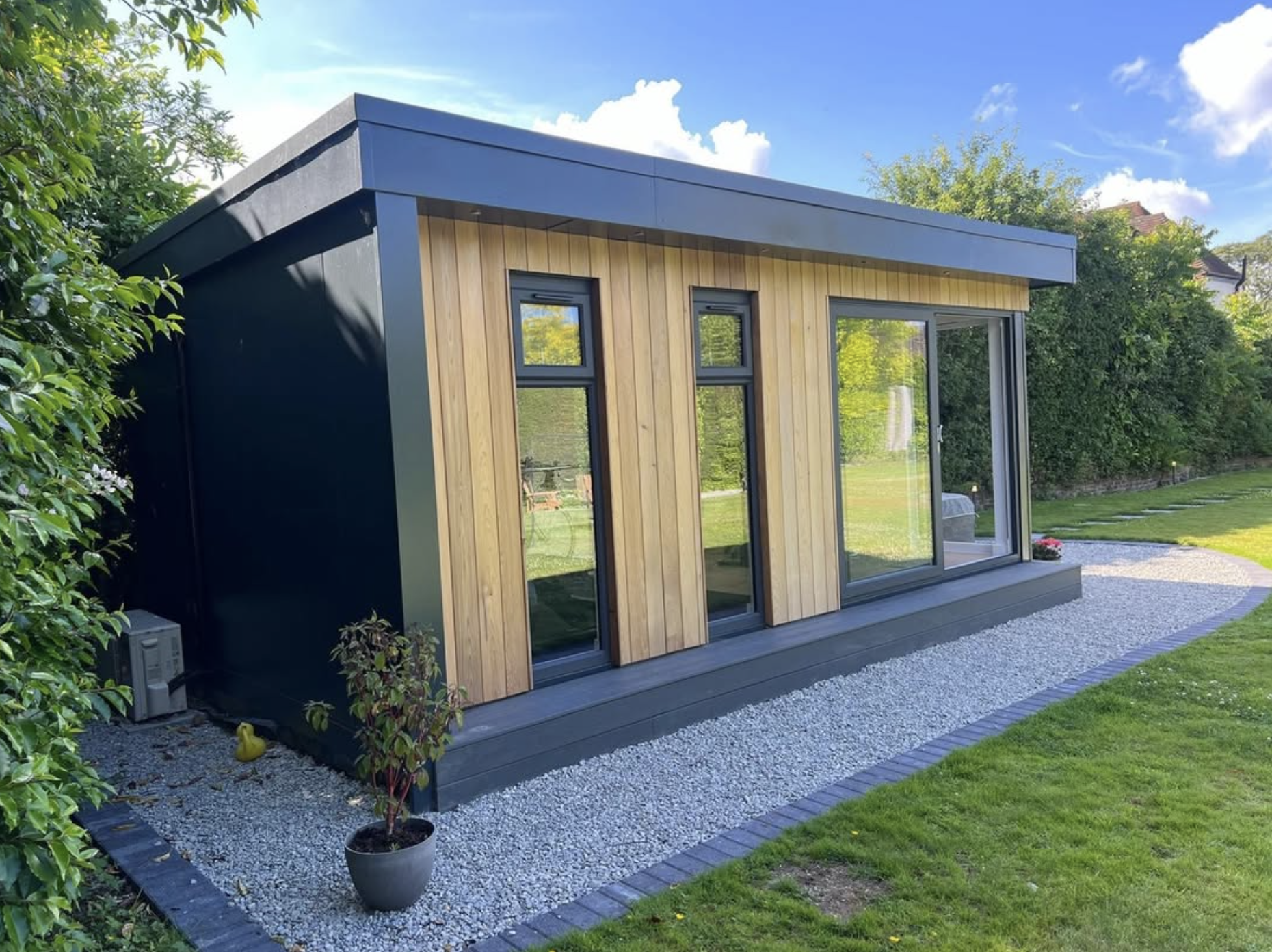 Compact garden office